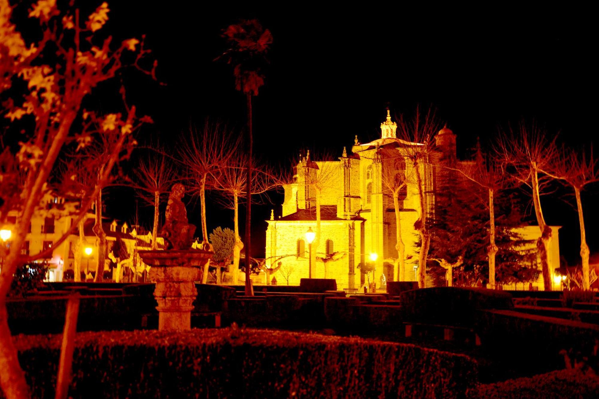 Hostel El Campano บียาฟรันกา เดล เบียร์โซ ภายนอก รูปภาพ