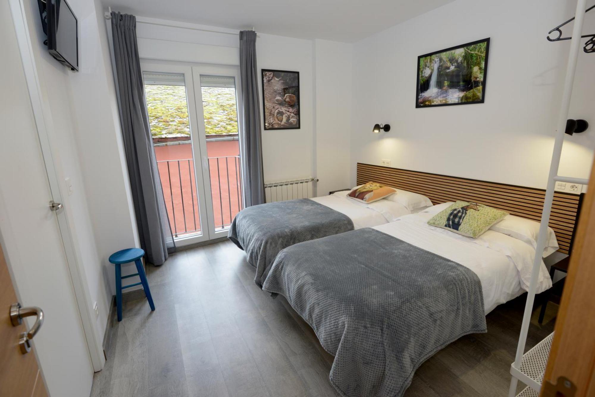 Hostel El Campano บียาฟรันกา เดล เบียร์โซ ภายนอก รูปภาพ