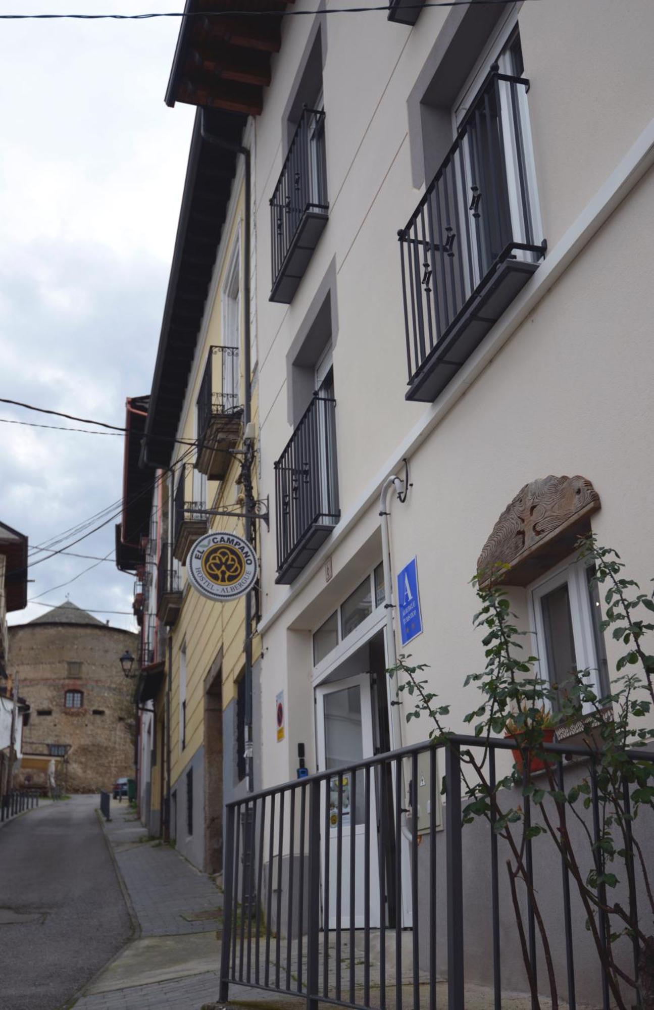 Hostel El Campano บียาฟรันกา เดล เบียร์โซ ภายนอก รูปภาพ