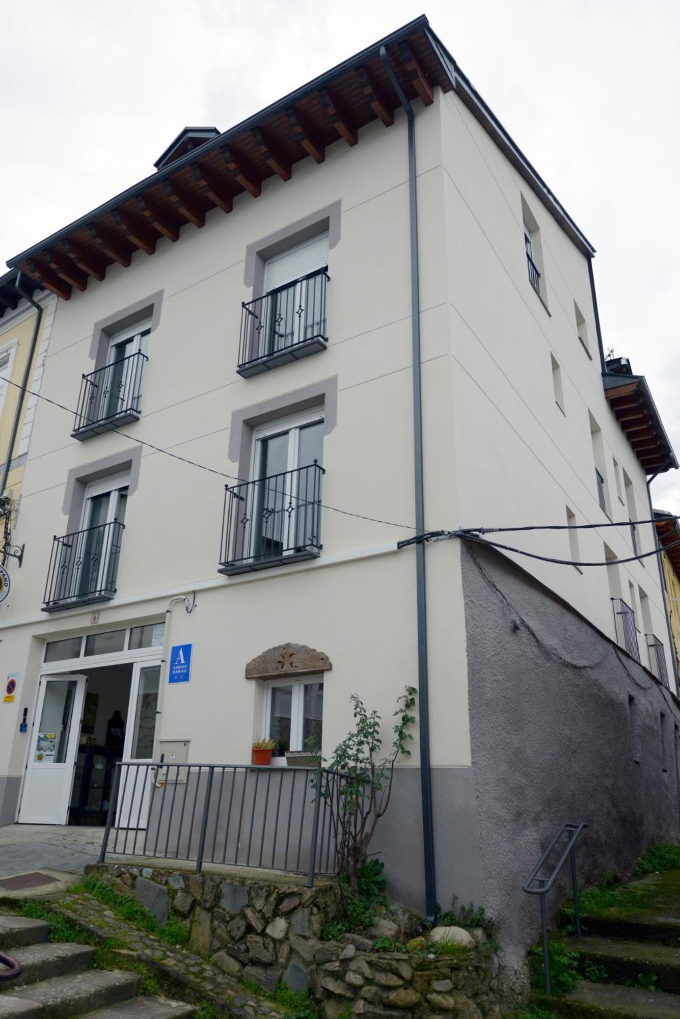 Hostel El Campano บียาฟรันกา เดล เบียร์โซ ภายนอก รูปภาพ