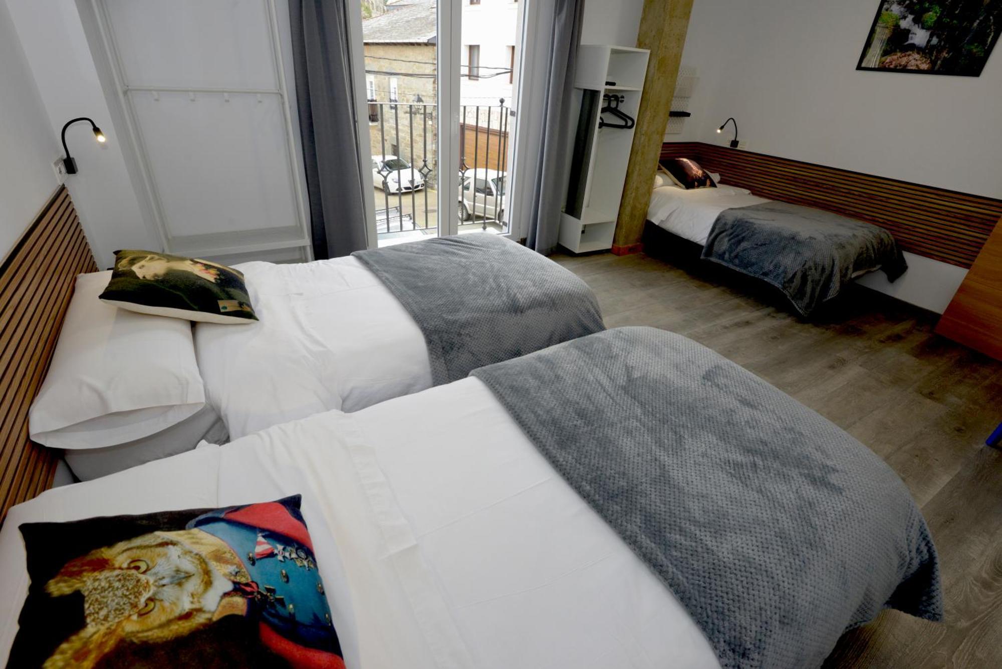 Hostel El Campano บียาฟรันกา เดล เบียร์โซ ภายนอก รูปภาพ