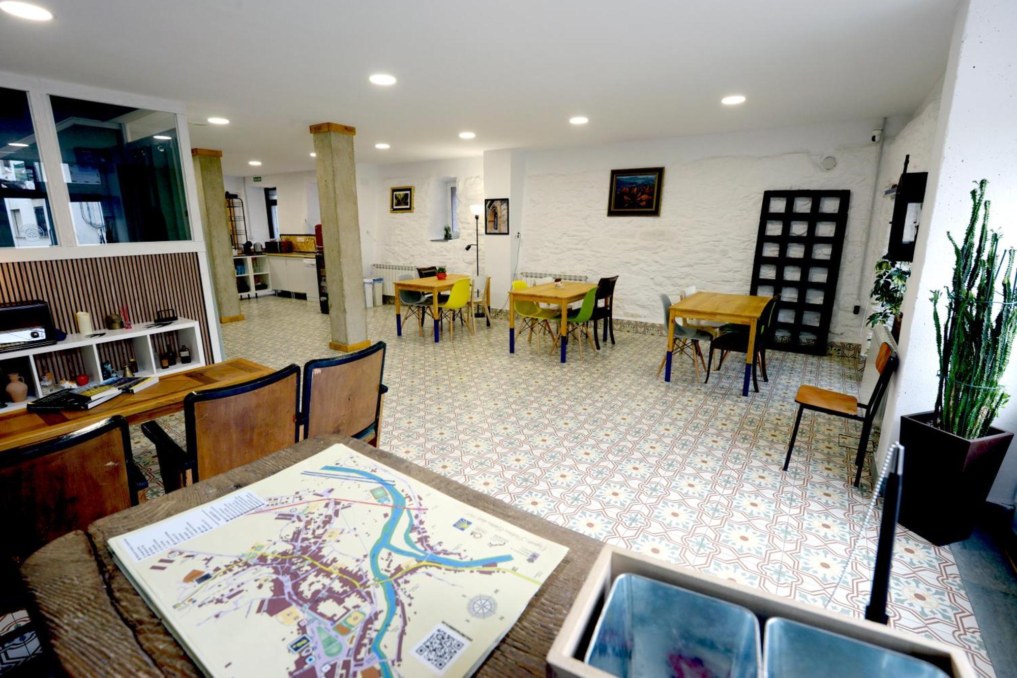 Hostel El Campano บียาฟรันกา เดล เบียร์โซ ภายนอก รูปภาพ